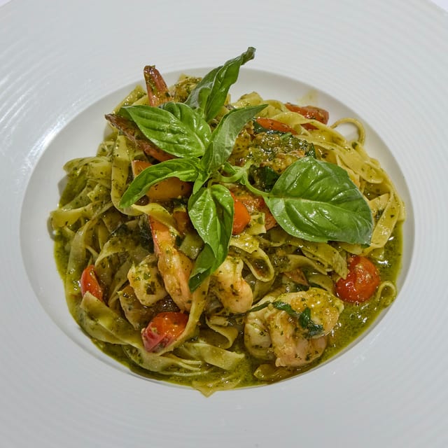 Fettuccine Pesto di Mare.